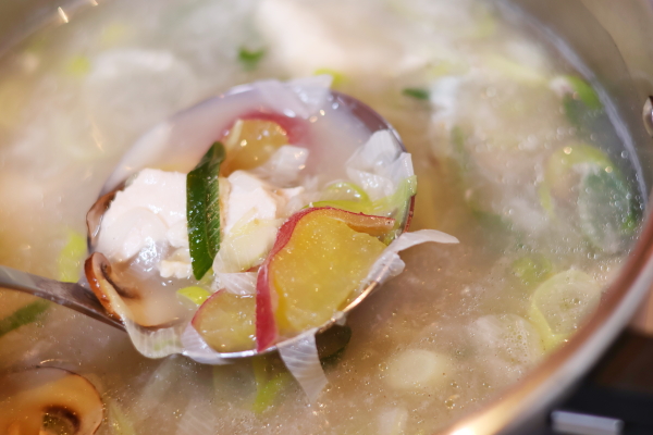 鶏むねの生姜とろみスープの鍋の写真