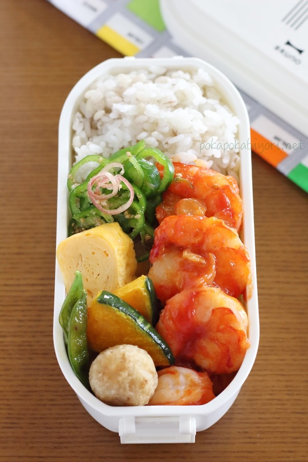 冷めても美味しい！チーズじゃがいも団子の隠し味と、水っぽくならないピーマン副菜