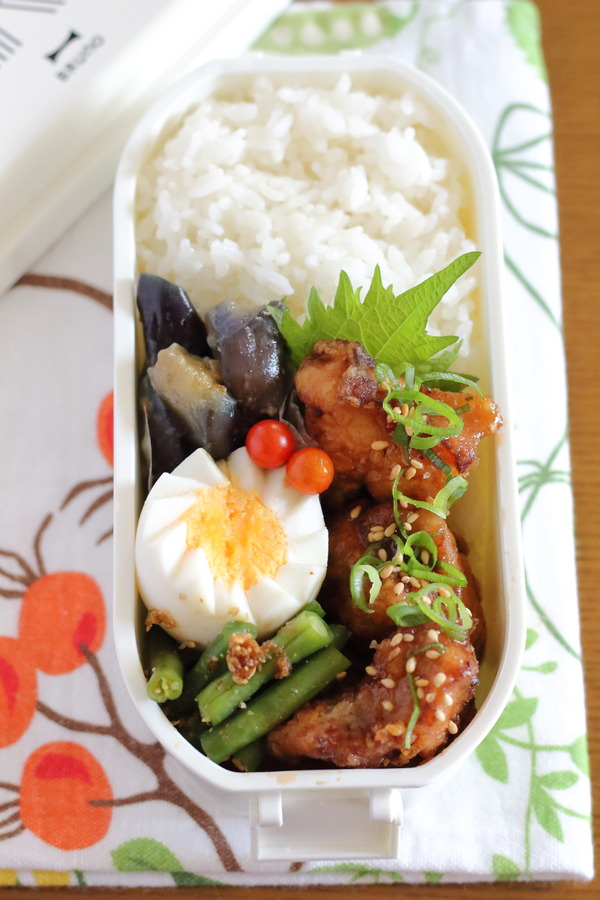 唐揚げリメイク術！スイートチリソースで簡単甘辛＆糸1本でできる映えゆで卵