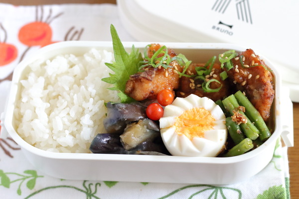 唐揚げリメイク術！スイートチリソースで簡単甘辛＆糸1本でできる映えゆで卵