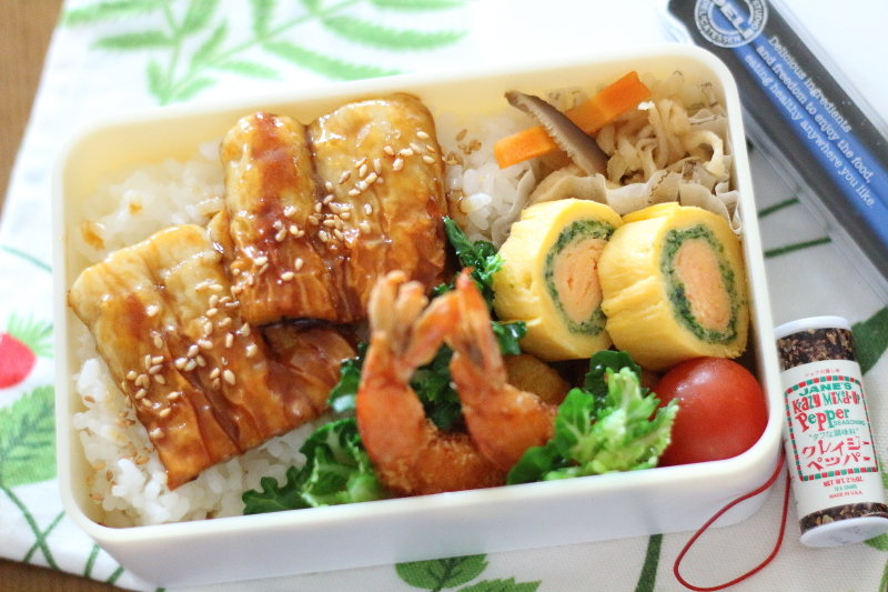 中3男子も大満足！コスパ最強「ちくわのかば焼き弁当」と彩り三色卵焼き