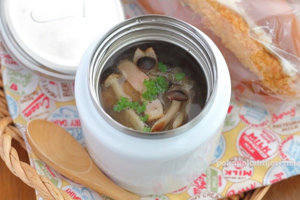 朝6分で完成！香ばしきのこ＆ベーコンのコンソメスープジャー弁当