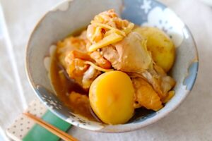 『新じゃがと手羽元のさっぱり煮｜圧力鍋で時短＆放置の絶品レシピ』