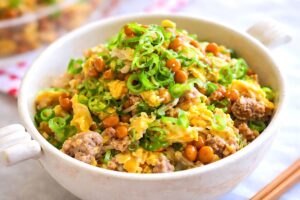 納豆そぼろ丼（給食再現レシピ）