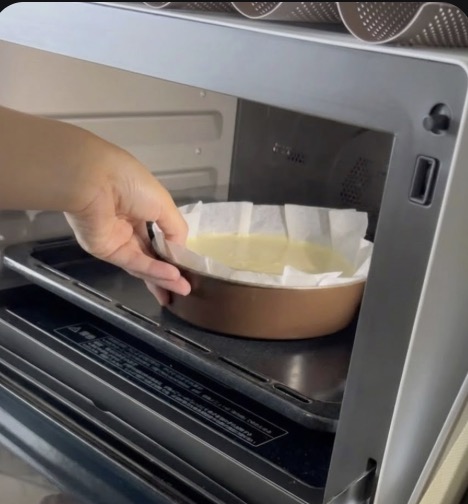 170℃に予熱したオーブンに入れ、50〜60分焼く。