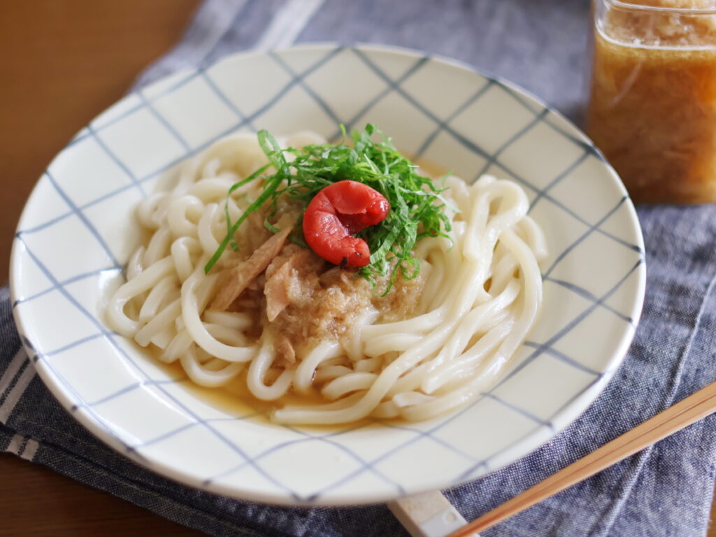 すりおろした玉ねぎで作ったドレッシング(冷凍うどんおすすめレシピ)