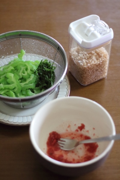 ゴーヤの梅じそ和え「梅などの調味料と和える」