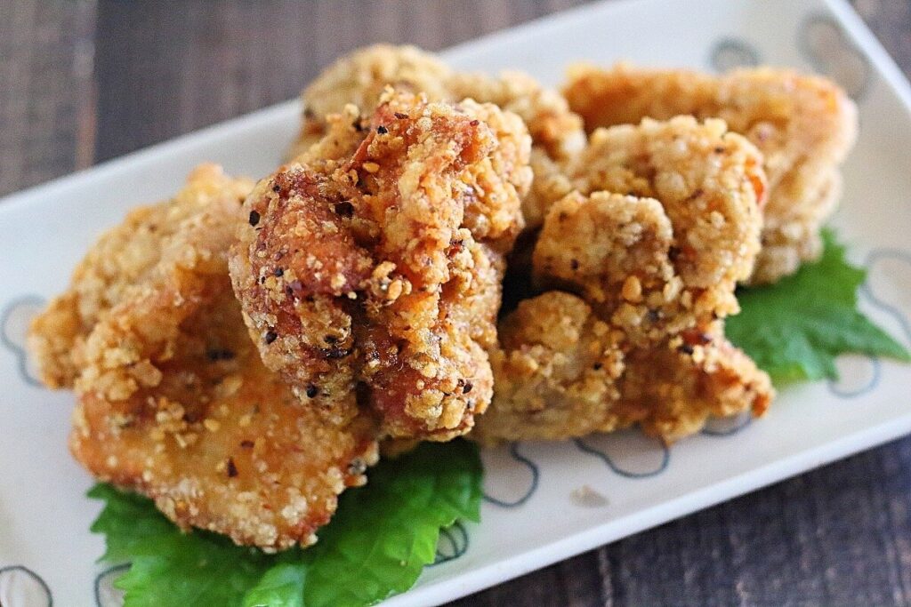 少しピリ辛な七味の風味をプラスした絶品唐揚げ