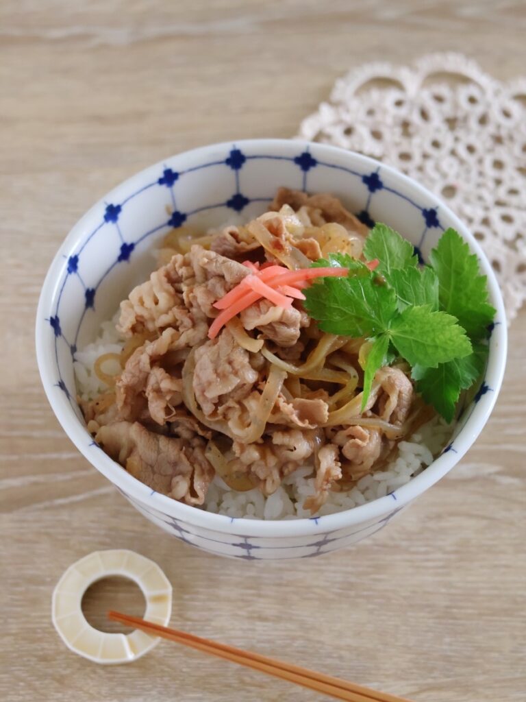 10分もかからない、吉野家風ふわとろ牛丼レシピと詳しい作り方