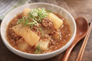【圧力鍋】大根とひき肉がとろける！15分で完成する「極旨そぼろ大根」が白米泥棒すぎる