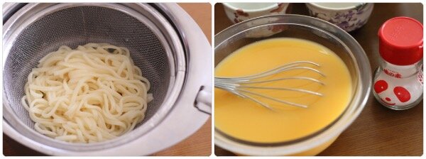 (左)茶碗蒸し用に茹でてザルにあげられた、つやのあるうどん。 (右)ボウルの中でだしと混ぜ合わされ、泡立て器で溶かれたなめらかな卵液。