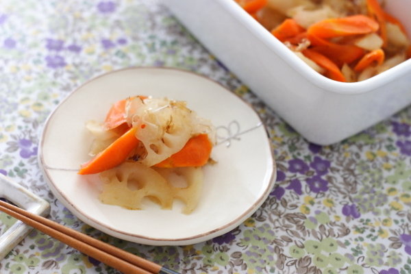 祖母から受け継ぐ、副菜「 レンコンと人参の甘酢煮」 の作り方レシピ