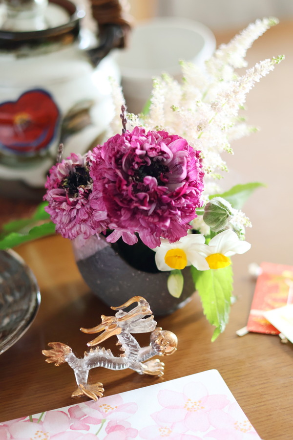 正月の食卓を彩る花