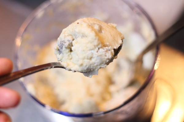 スプーンですくった、れんこん入り海老団子だね（ふわふわ感）