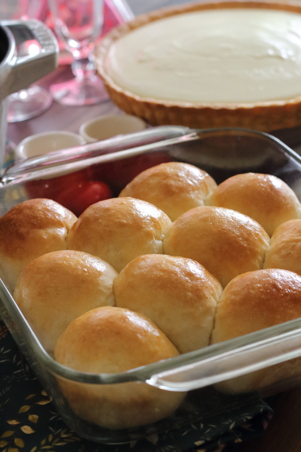 スクエア型でこんがりきれいに焼き上がったちぎりパンの焼き色