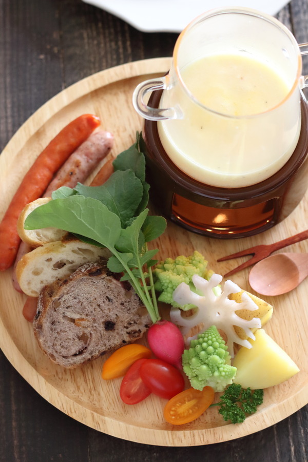 ピザ用チーズから作る簡単なチーズフォンデュレシピと詳しい作り方