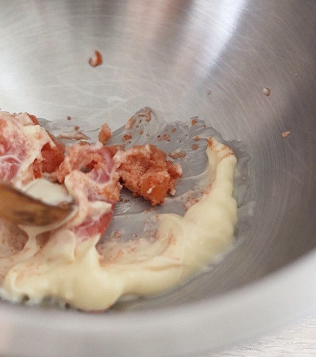 明太子とマヨネーズを混ぜる