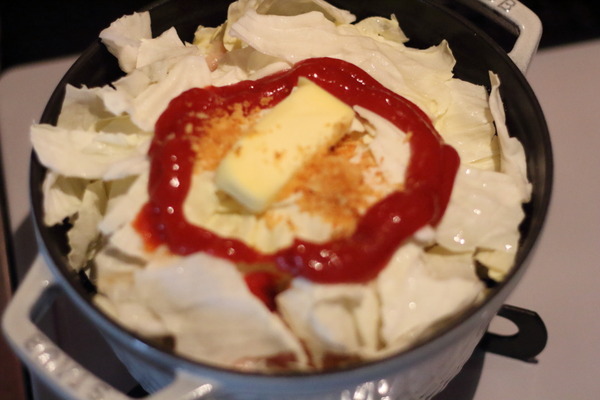 スープを重ね煮で作る時は、調理魅了を一番上に乗せて加熱すればOK