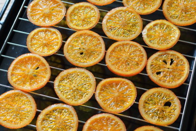 オランジェットを冷ましているところ