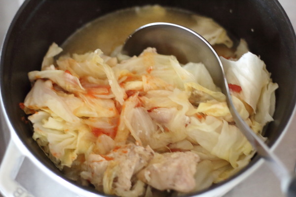 弱火でじっくり加熱したスープの水分量