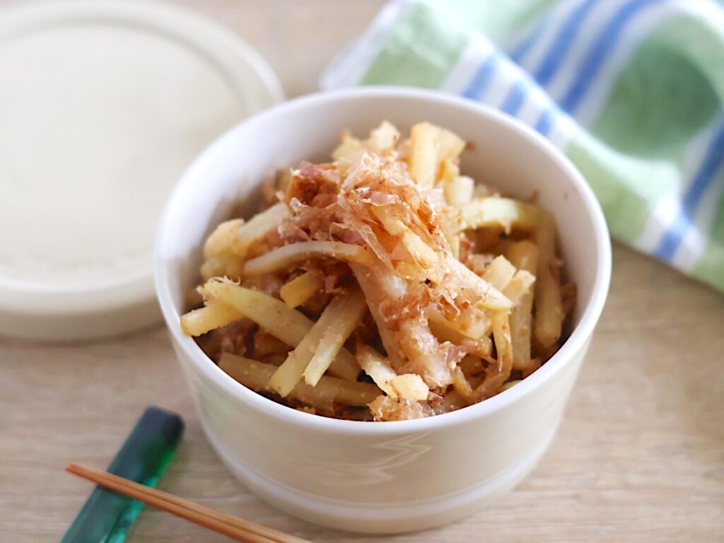 大根の皮のおかか胡麻和えレシピ｜レンジで簡単・節約常備菜