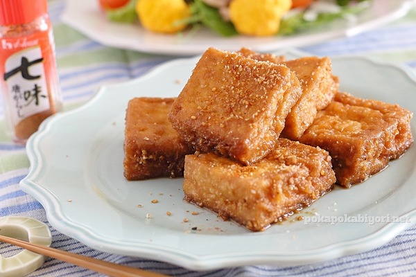 絹厚揚げの甘辛ごま焼きレシピ｜減塩でも美味しいプロの味付け