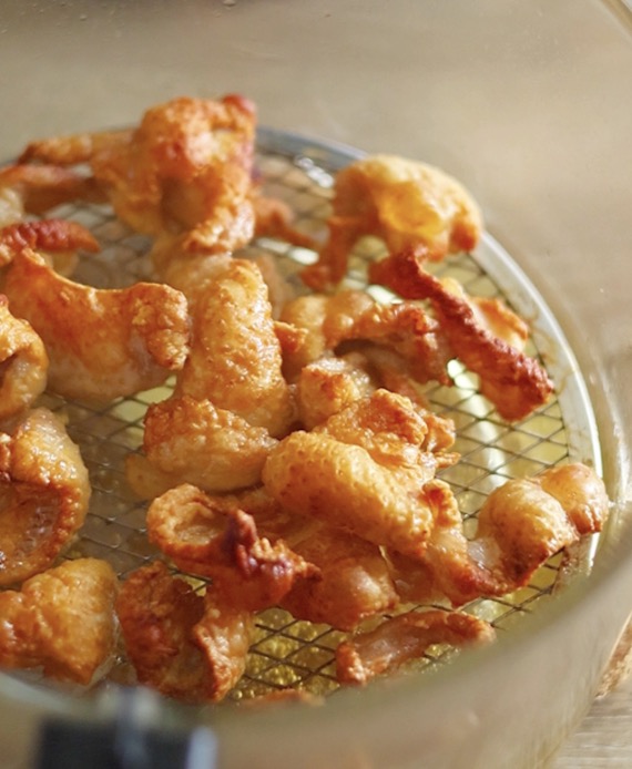 エアフライヤーでカリカリに焼けた鶏皮