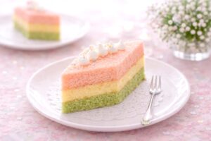 ケーキ型もデコレーションも不要！天板1枚で30分、ひな祭り「三色ひし形ケーキ」が可愛すぎる