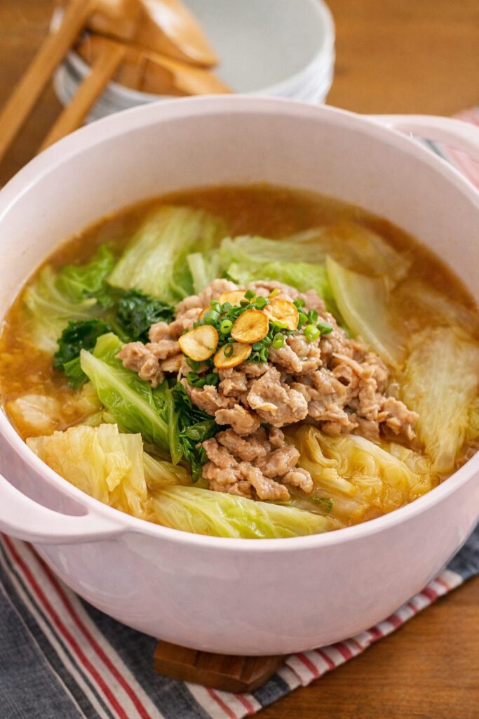 「白菜1/4玉が消える！」豚肉とにんにく味噌の最強コンボ。15分で体が芯から温まる魔法の鍋レシピ
